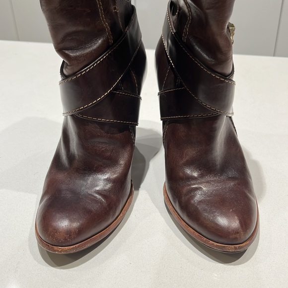 FRYE ANDREA MID BOOTS BROWN - Picture 6 of 8